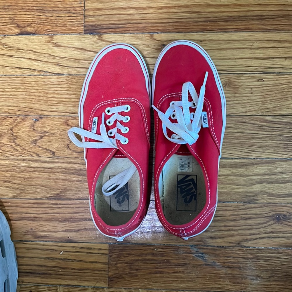 Size 6 men /7.5 women Red Vans